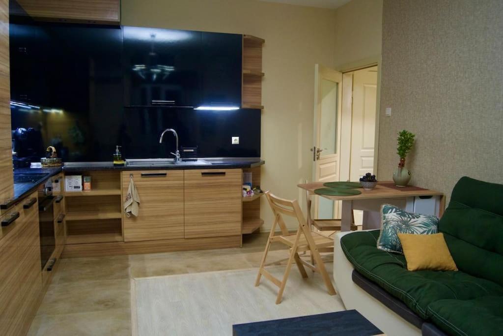 Cozy 2Br Oasis In Central 부르가스 외부 사진